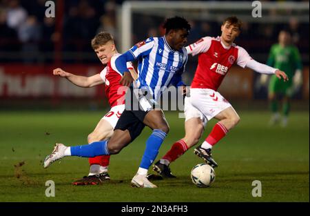 Fisayo DELE-Bashiru del mercoledì di Sheffield in azione durante il replay del quarto round della fa Cup all'Highbury Stadium, Fleetwood. Data immagine: Martedì 7 febbraio 2023. Foto Stock