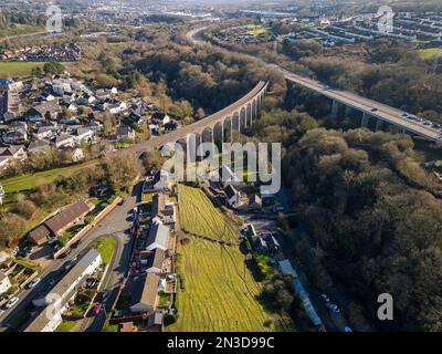 Veduta aerea del Viadotto di Cefn Coed (costruito nel 1866) a Merthyr Tydfil, Galles Foto Stock