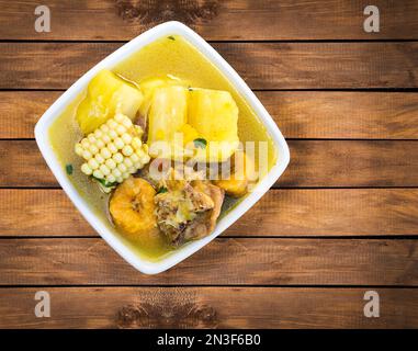 Sancocho il manzo - zuppa, cibo colombiano tipico Foto Stock