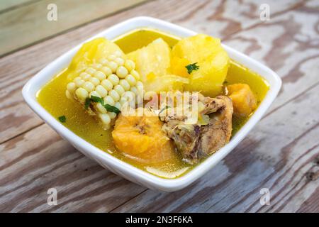 Sancocho il manzo - zuppa, cibo colombiano tipico Foto Stock