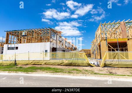 Il legno incorniciato ora ospita le case che sono state costruite Marsden Park, Sydney, NSW, Australia Foto Stock