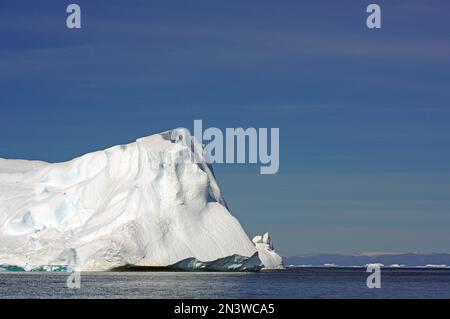 Iceberg giganti nel mese di luglio, Disko Bay, Ilulissat, Artico Groenlandia occidentale, Artico, Danimarca Foto Stock