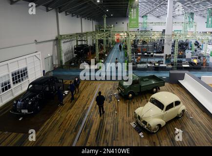 Padiglione auto nel Toyota Commemorative Museum of Industry and Technology a Nagoya, Giappone. Foto Stock