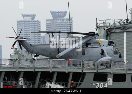 Tokyo, Giappone - 15 settembre 2009: Elicottero multiuso Royal Australian Navy Westland Sea King Mk.50. Foto Stock