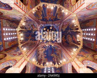 Trebinje, Monastero di Hercegovacka Gracanica in Bosnia-Erzegovina. Soffitto di una chiesa ortodossa. Figure sacre. Religione e cristianesimo. Foto Stock