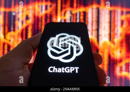 Immagine composita digitale del logo OpenAI ChatGPT chatbot mostrato sul telefono cellulare Foto Stock