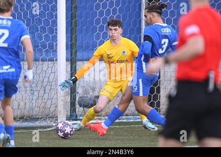 Genk, Belgio. Il 8 febbraio 2023, il portiere Vic Chambaere (1) di Genk ha raffigurato durante una partita di calcio tra le squadre giovanili di KRC Genk e Juventus durante i play off della UEFA YOUTH League per la stagione 2022-2023 , mercoledì 8 febbraio 2023 a Genk , Belgio . PHOTO SPORTPIX | David Catry Foto Stock