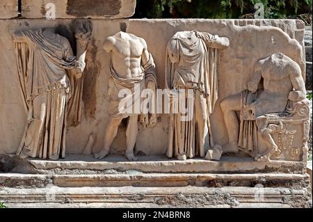 Frammento del rilievo del Teatro di Dioniso Eleutheo, Atene, Grecia Foto Stock