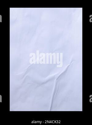 Adesivo bianco sgualcito e sgualcito adesivo carta incollata struttura poster isolato su sfondo nero. Foto Stock