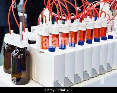 Titolatore automatico per analisi chimiche Foto Stock
