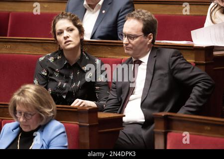 I deputati, Maud Bregeon e Sylvain Maillard partecipano a una sessione di domande al governo presso l'Assemblea nazionale francese, il 07 febbraio 2023 a Parigi, in Francia. Foto di David Niviere/ABACAPRESS.COM Foto Stock