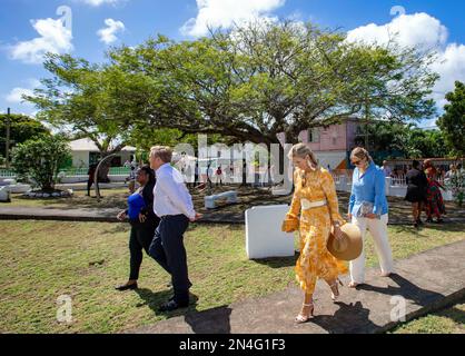 Re Willem-Alexander, la regina Maxima e la principessa Amalia dei Paesi Bassi a Oranjestad, il 08 febbraio 2023, per una passeggiata attraverso la città vecchia il 9th° giorno della visita ai Caraibi Foto: Albert Nieboer/Paesi Bassi OUT/Point de Vue OUT Foto Stock