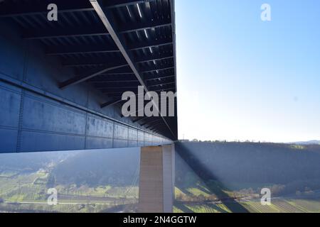 Lato inferiore di Moseltalbrücke Foto Stock