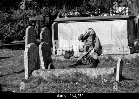Fotografia di strada che cattura la vita quotidiana di ogni gente di giorno che va circa le loro vite occupate Foto Stock