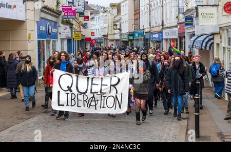 Falmouth Youth combatte per i diritti transgender come ha emanato la Sezione 35 che abroga una legge scozzese a beneficio della comunità transgender Foto Stock