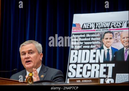 Washington, Stato di Vereinigte. 08th Feb, 2023. James Comer (Repubblicano del Kentucky), presidente del Comitato della Camera degli Stati Uniti per la supervisione e la riforma, presiede un Comitato della Camera per la supervisione e la responsabilità audizione âProtecting Discorso dell'interferenza governativa e della Bias sui social media parte 1: Twitters ruolo nella soppressione del laptop Biden Storyâ nel Rayburn House Office Building a Washington, DC, Mercoledì, 8 febbraio 2023. Credit: Rod Lammey/CNP/dpa/Alamy Live News Foto Stock