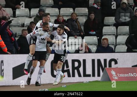 Sunderland, Regno Unito. 8th febbraio 2023Fulham Layvin Kurzawa festeggia dopo aver segnato il terzo gol durante il replay della fa Cup Fourth Round tra Sunderland e Fulham allo Stadio di luce, Sunderland mercoledì 8th febbraio 2023. (Foto: Mark Fletcher | NOTIZIE MI) Credit: NOTIZIE MI & Sport /Alamy Live News Foto Stock