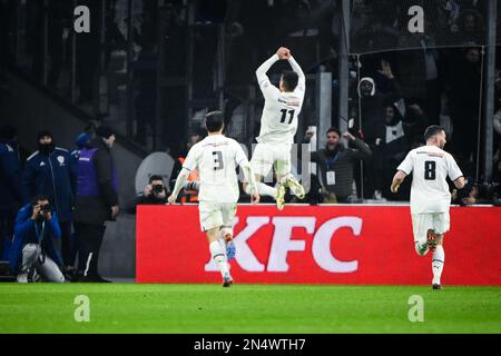 Marsiglia. 8th Feb, 2023. Ruslan Malinovskyi (top) di Marsiglia celebra il suo gol durante il round della Coppa di Francia del 16, partita di calcio tra Olympique de Marseille (OM) e Paris Saint-Germain (PSG) allo stadio Velodrome di Marsiglia, il 8 febbraio 2023. Credit: Clement Mahoudeau/Xinhua/Alamy Live News Foto Stock