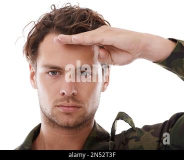 Mostrare rispetto per i suoi superiori. un giovane in fatica militare. Foto Stock