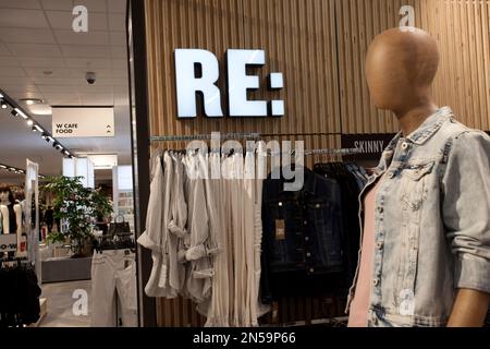 RE Woolworths Denim premium, Table Bay Mall Foto Stock