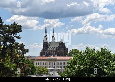 Le icone delle antiche chiese, castelli e obelisco della città di Brno nella Moravia meridionale, Repubblica Ceca. Foto Stock