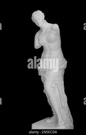 statua di venere di milo isolata su sfondo nero Foto Stock