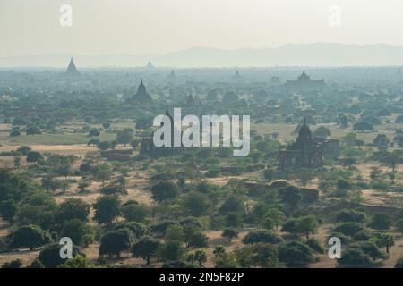 L'antico sito archeologico di Bagan, Myanmar. Bagan è stata la capitale del Myanmar dal 9th ° al 13th ° secolo Foto Stock