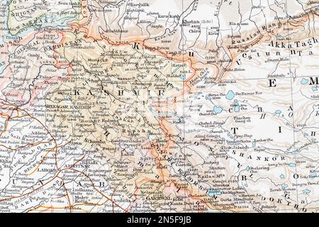 1900 mappa storica dell'atlante di Kashmir, Aksai Chin & Pangong Lake che fanno parte di un'area di confine molto contesa tra India e Cina. Foto Stock