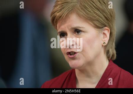 Edimburgo Scozia, Regno Unito 09 febbraio 2023. Primo Ministro della Scozia Nicola Sturgeon nella lobby Garden del Parlamento Scozzese. credito sst/alamy notizie dal vivo Foto Stock