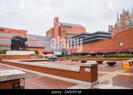 Londra, Regno Unito. 09th Feb, 2023. Vista generale della British Library. È stato approvato un nuovo importante progetto di ampliamento da £500 milioni di dollari, che include gallerie e spazi per eventi, presso il sito di St Pancras. (Foto di Vuk Valcic/SOPA Images/Sipa USA) Credit: Sipa USA/Alamy Live News Foto Stock