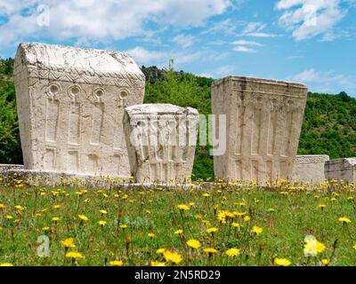 Stecci Cimiteri medievali a Radimlja, Bosnia-Erzegovina. Sito UNESCO. Foto Stock