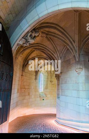 Amboise, Francia - 30 2022 dicembre: La volta e la grande scala nel castello di Amboise in Francia Foto Stock