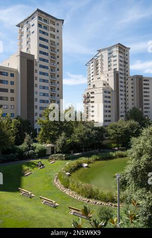 Il parco paesaggistico del Commonwealth a Gibilterra. Situato all'interno delle antiche mura della città, offre una tranquilla area ricreativa verde per tutti. Foto Stock