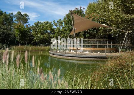 Il parco paesaggistico del Commonwealth a Gibilterra. Situato all'interno delle antiche mura della città, offre una tranquilla area ricreativa verde per tutti. Foto Stock