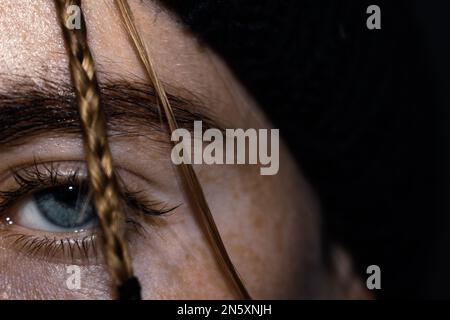 Occhio umano blu primo piano Foto Stock