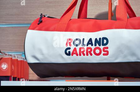 Souvenir in vendita nel negozio ufficiale di Roland Garros, Parigi Foto Stock