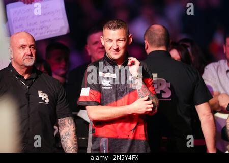 Cardiff International Arena, Cardiff, Regno Unito. 9th Feb, 2023. 2023 PDC Cazoo Premier League Freccette Cardiff Night 2; Nathan Aspinall durante la passeggiata sul credito: Action Plus Sports/Alamy Live News Foto Stock