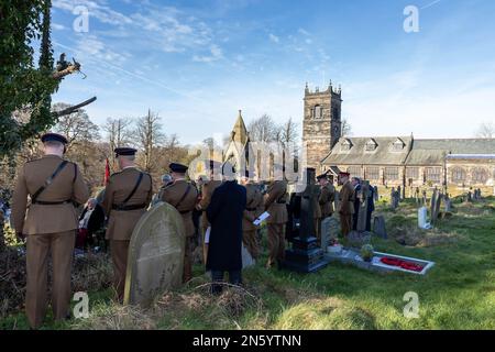 Un servizio commemorativo al cimitero della chiesa di Rossherne per il soldato SAS maggiore Paul Wright RE che è stato ucciso in azione durante la guerra di Dhofar il 6 1973 febbraio Foto Stock