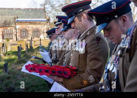 Un servizio commemorativo al cimitero della chiesa di Rossherne per il soldato SAS maggiore Paul Wright RE che è stato ucciso in azione durante la guerra di Dhofar il 6 1973 febbraio Foto Stock