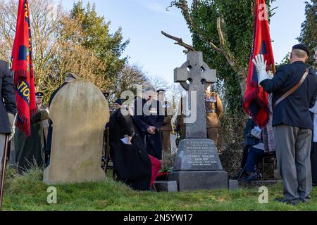 Un servizio commemorativo al cimitero della chiesa di Rossherne per il soldato SAS maggiore Paul Wright RE che è stato ucciso in azione durante la guerra di Dhofar il 6 1973 febbraio Foto Stock