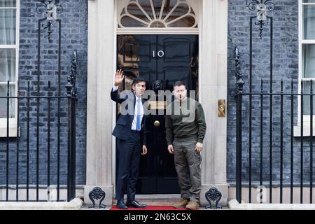 Il presidente ucraino Zelenskyy arriva oggi nel Regno Unito per incontrare il primo ministro britannico Rishi Sunak a Downing Street. Immagine scattata il 8th febbraio 2023. Foto Stock