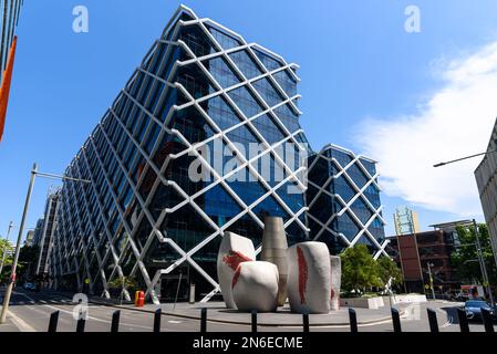 Il Macquarie Bank Building su Shelley Street a Barangaroo con le aste di ventilazione per il parcheggio sotterraneo Foto Stock