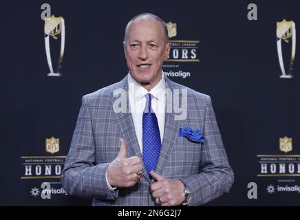 Phoenix, Stati Uniti. 08th Feb, 2023. Jim Kelly arriva sul tappeto rosso ai 12th onori annuali della NFL a Phoenix, Arizona, giovedì 9 febbraio 2023. I Philadelphia Eagles suoneranno i Kansas City Chiefs nel Super Bowl LVII allo state Farm Stadium di Glendale, Arizona, domenica 12th febbraio 2023. Foto di John Angelillo/UPI Credit: UPI/Alamy Live News Foto Stock