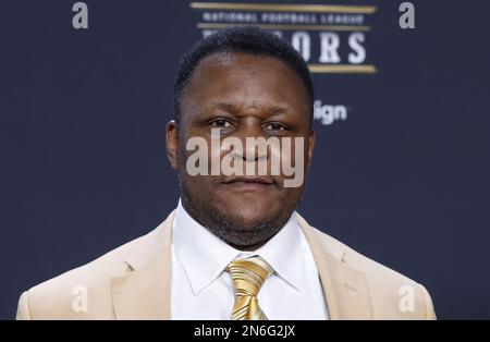 Phoenix, Stati Uniti. 08th Feb, 2023. Barry Sanders arriva sul tappeto rosso ai 12th onori annuali della NFL a Phoenix, Arizona, giovedì 9 febbraio 2023. I Philadelphia Eagles suoneranno i Kansas City Chiefs nel Super Bowl LVII allo state Farm Stadium di Glendale, Arizona, domenica 12th febbraio 2023. Foto di John Angelillo/UPI Credit: UPI/Alamy Live News Foto Stock