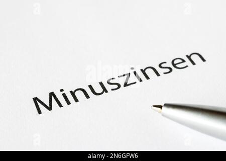 Interesse penalità, meno interesse, immagine simbolica, Germania Foto Stock