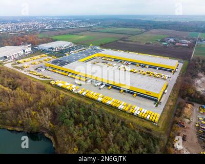 Vista aerea, centro di spedizione di Deutsche Post e DHL, Obertshausen, Assia, Germania Foto Stock