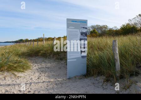 Informazioni sulla spiaggia, ex frontiera con la RDT, Primall, Travemuende, Lubecca, Mar Baltico, Schleswig-Holstein, Germania Foto Stock