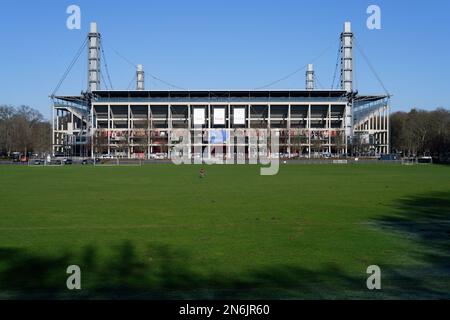 Colonia, Germania, febbraio 07 2023 : lo stadio di calcio RheinEnergieStadion a Colonia Muengersdorf Foto Stock