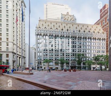 Pittsburgh Downtown: Il Landmark Union Trust Building è stato restaurato all'interno e all'esterno da Davis Companies nel 2016, al costo di $100 milioni di dollari. Foto Stock