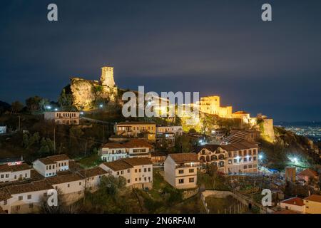 Veduta aerea del castello di Kruja e del bazar, Albania Foto Stock